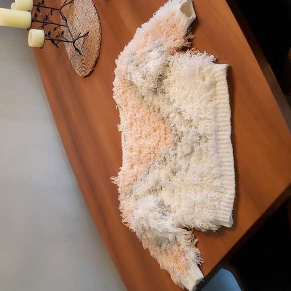 80's textured sweater with chevron pattern. - Picture 1 of 3